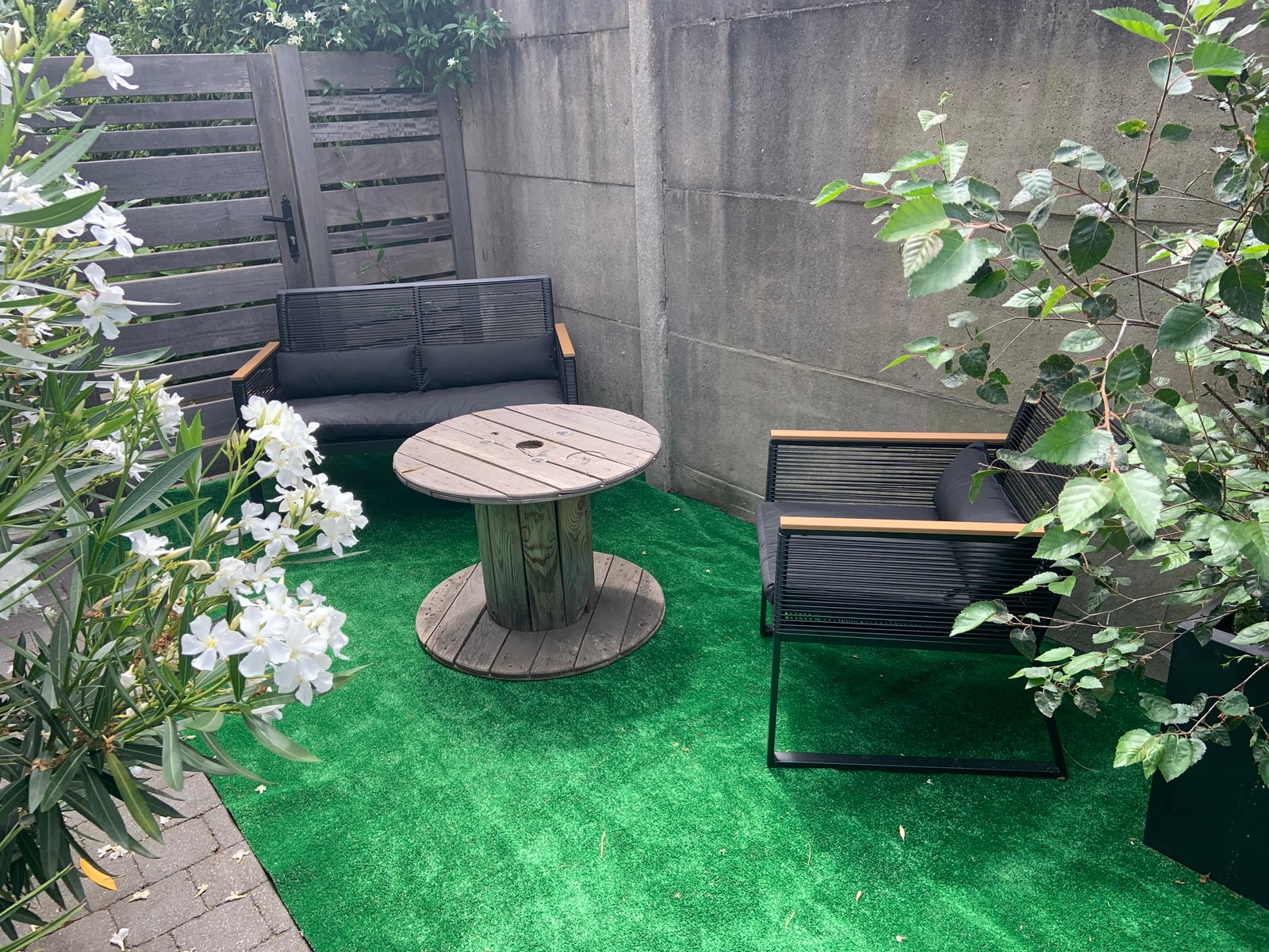 Terrasse et jardin privatif — espace extérieur exclusif