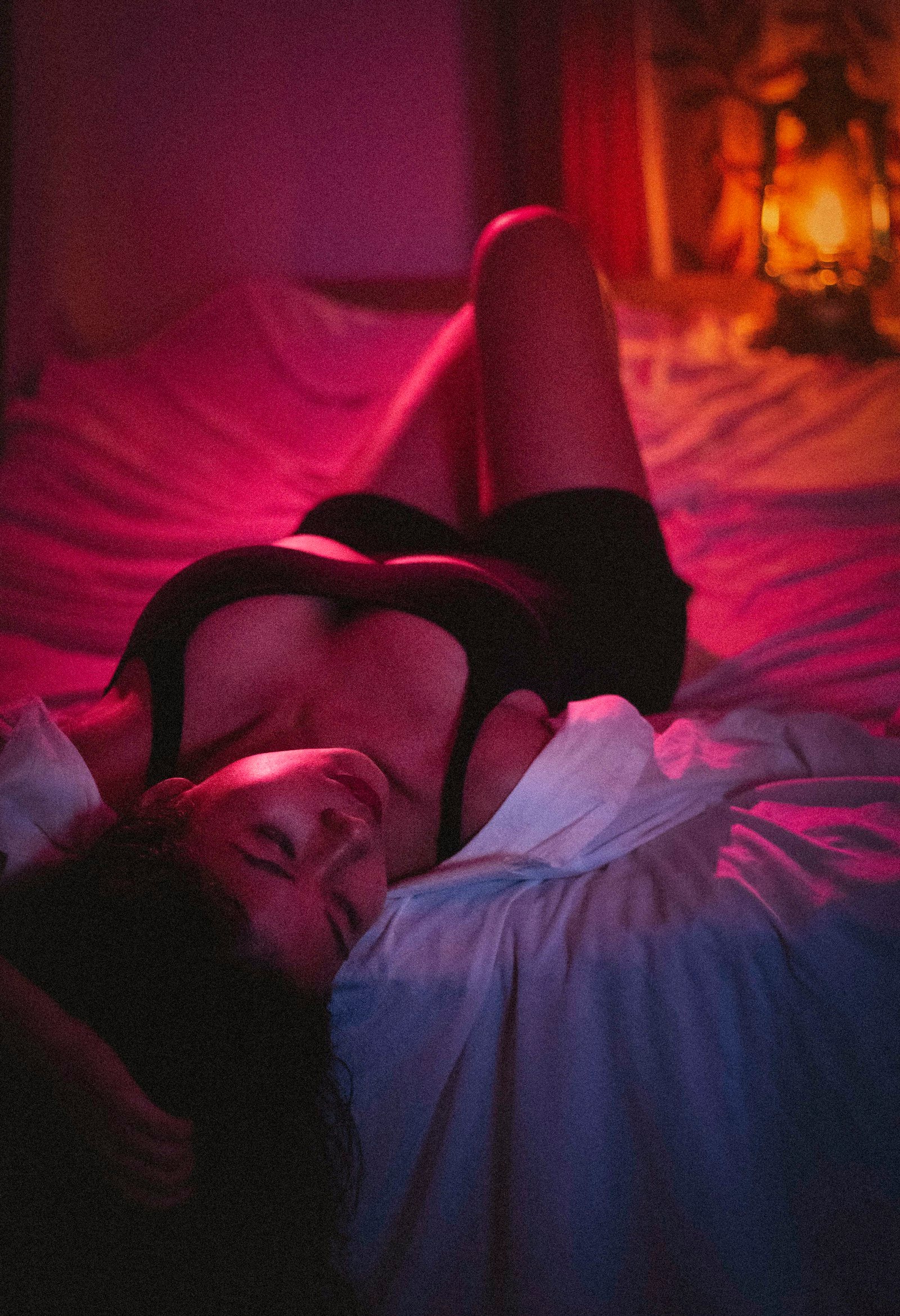 Ambiance boudoir et bougies — sérénité et luxe pour deux